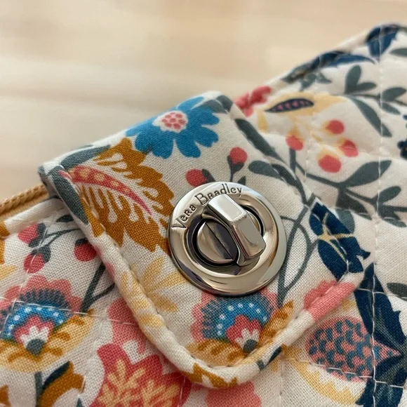 EUC - Vera Bradley Turnlock Wallet in Enchanted Mandala - Picture 9 of 12